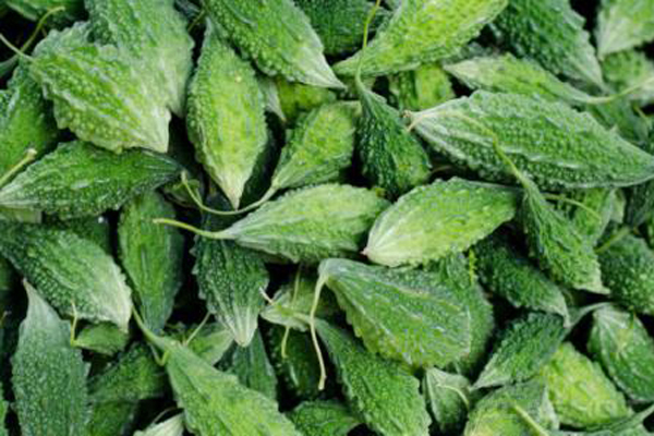 করলার পুষ্টিগুণ ও উপকারিতা